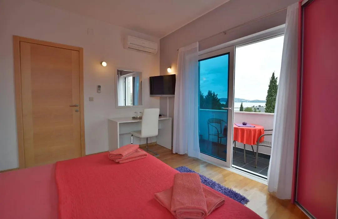 Villa Avantgarde-1